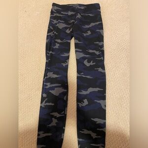 Athleta Girl Printed Chit Chat Leggings size XXL/16 Blue and Black camo